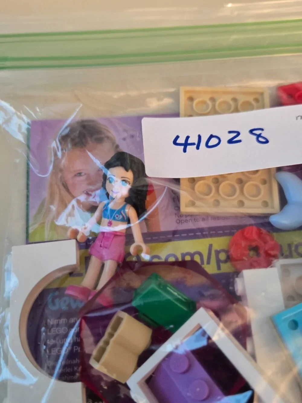 Lego Friends Sets (4) 3930, 3931, 3937, 41028 with manuals & minifigs - Picture 9 of 9